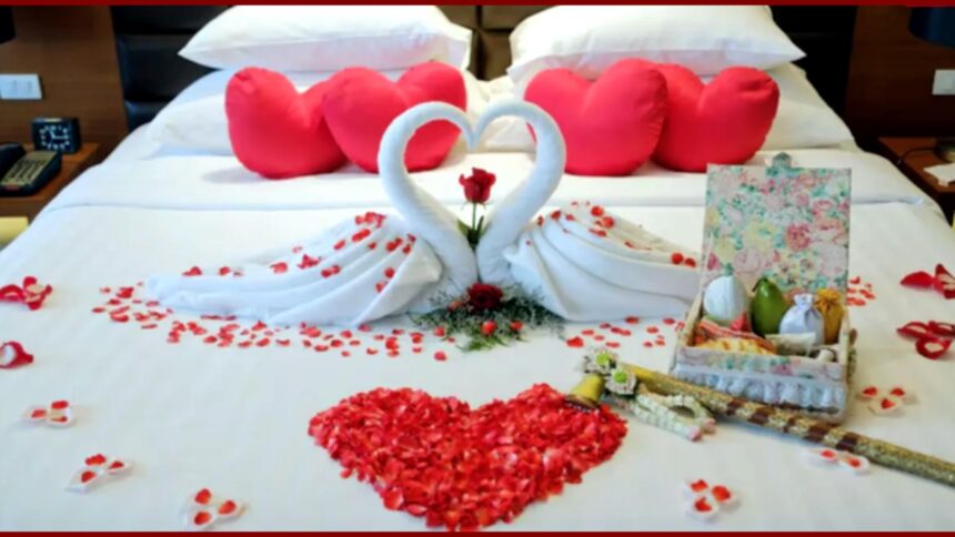 सुहागरात पर सफेद चादर बिछाई गई शादी का परंपरागत दृश्य, प्यार और नई शुरुआत का प्रतीक।