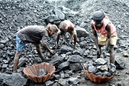 Commercial coal blocks auction 14th round receives 49 bids for 24 coal blocks, reflecting strong investor interest in India’s commercial coal mining sector.