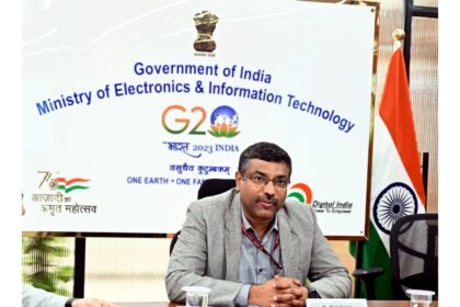 Virat Kohli, Mohammed Siraj, and Rohit Sharma spotted at Mumbai Airport in casual looks, posing for paparazzi and fans during celebrity spotting.