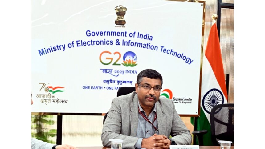 Virat Kohli, Mohammed Siraj, and Rohit Sharma spotted at Mumbai Airport in casual looks, posing for paparazzi and fans during celebrity spotting.