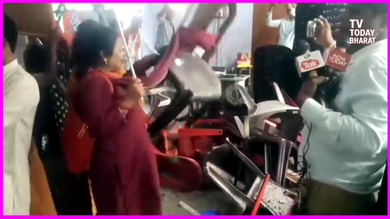"लखीमपुर खीरी में भाजपा महिला मोर्चा का प्रदर्शन"