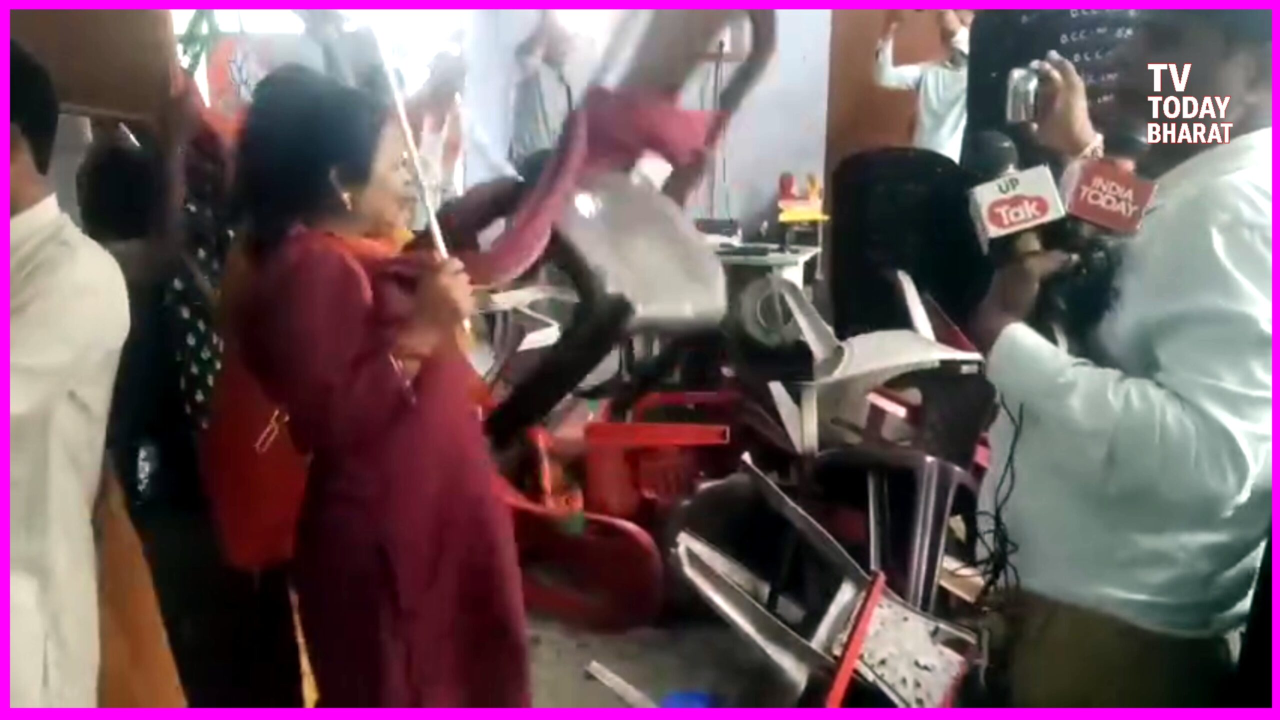 "लखीमपुर खीरी में भाजपा महिला मोर्चा का प्रदर्शन"