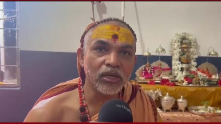 Swami Avimukteshwaranand Saraswati announces entry into Bihar politics, pledges to nominate ‘Gau-Rakshak’ candidates on all 243 seats to protect cows and promote Sanatan Dharma.