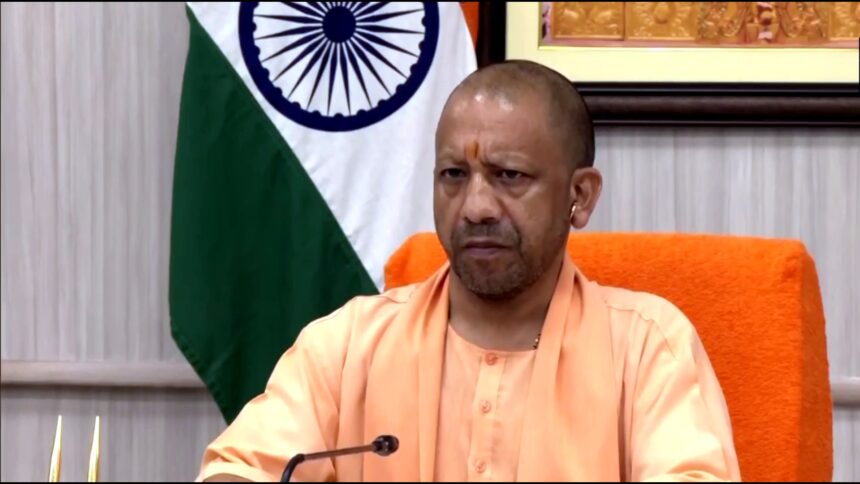 मुख्यमंत्री योगी आदित्यनाथ जीएसटी सुधार समीक्षा बैठक में