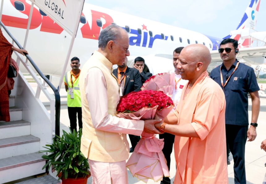 CM Yogi Adityanath welcoming Mauritius Prime Minister in Ayodhya