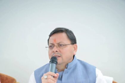 Cabinet Minister Dr. Dhan Singh Rawat reviewing disaster relief and Kedarnath Yatra arrangements with officials in Rudraprayag.