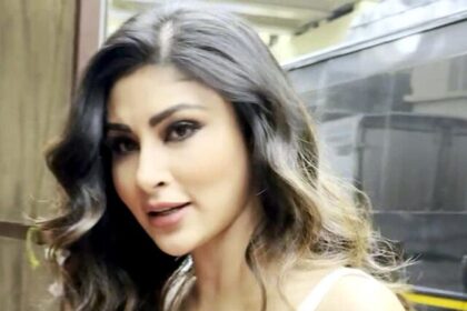 हर लुक में ग्लैमरस, हर पोज़ में माउनी रॉय