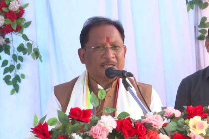 Chhattisgarh Chief Minister Vishnu Deo Sai performing rituals at Raneshwar Ramchandi Temple in Raigarh during the Pran Pratishtha Mahotsav, announcing ₹63 crore worth of development projects for the region.