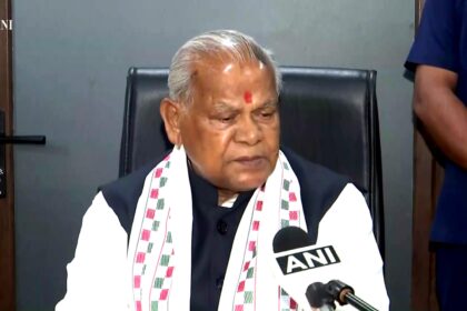 Jitan Ram Manjhi addressing the media about his political rights