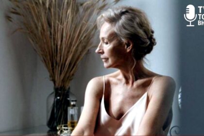 40 से 60 वर्ष की उम्र में सक्रिय मानव मस्तिष्क – अनुभव और बुद्धिमत्ता के साथ गोल्डन एज में सोच की शक्ति दिखाता चित्र