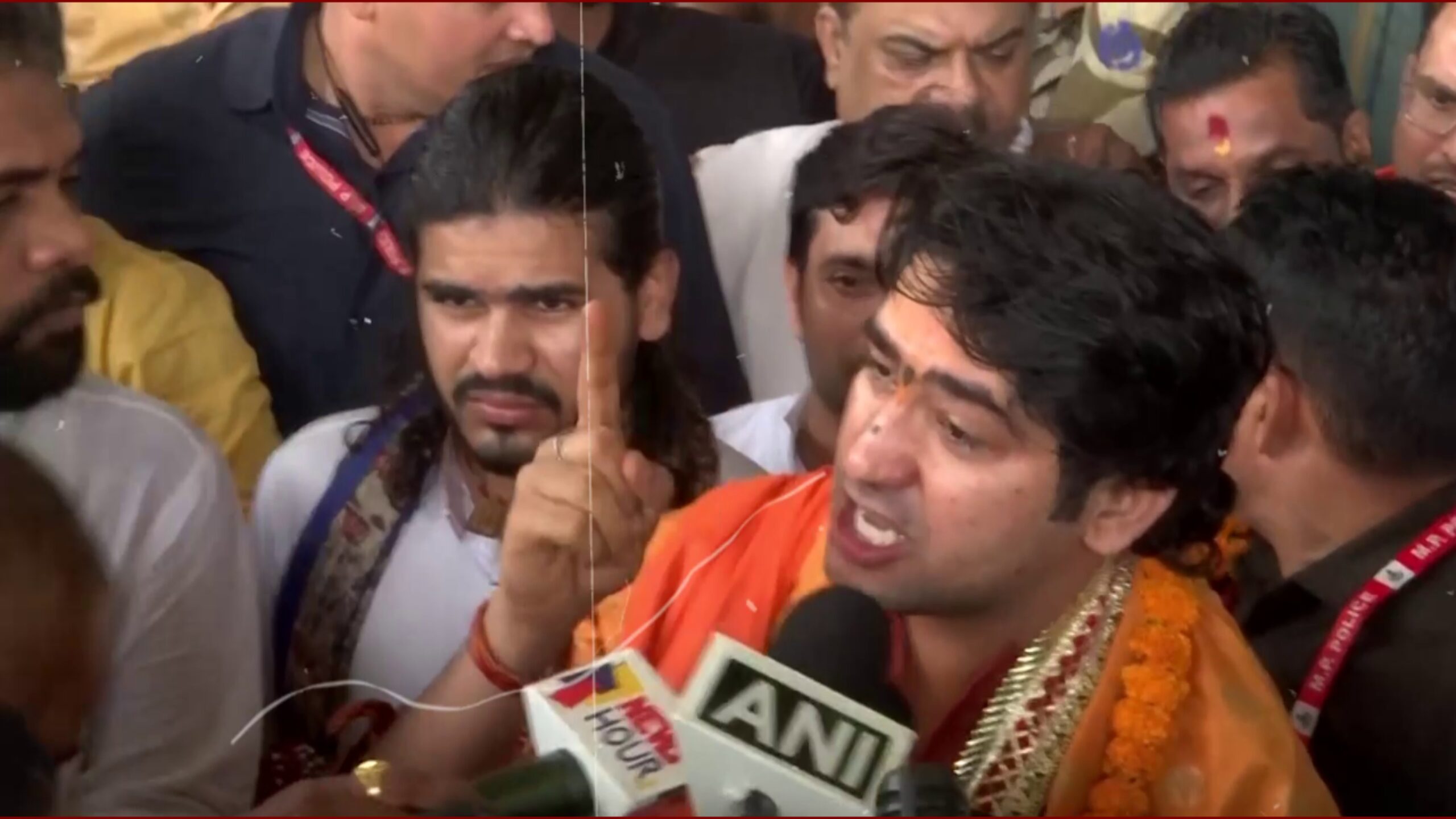 Dhirendra Shastri: ‘I Love Muhammad’ पर बोले धीरेंद्र शास्त्री- “सर तन से जुदा” कहोगे तो कानून भी नहीं छोड़ेगा