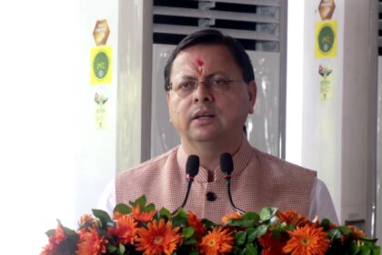 "उत्तराखंड के मुख्यमंत्री पुष्कर सिंह धामी मालसी चिड़ियाघर में वन्यजीव सप्ताह कार्यक्रम में भाषण देते हुए"