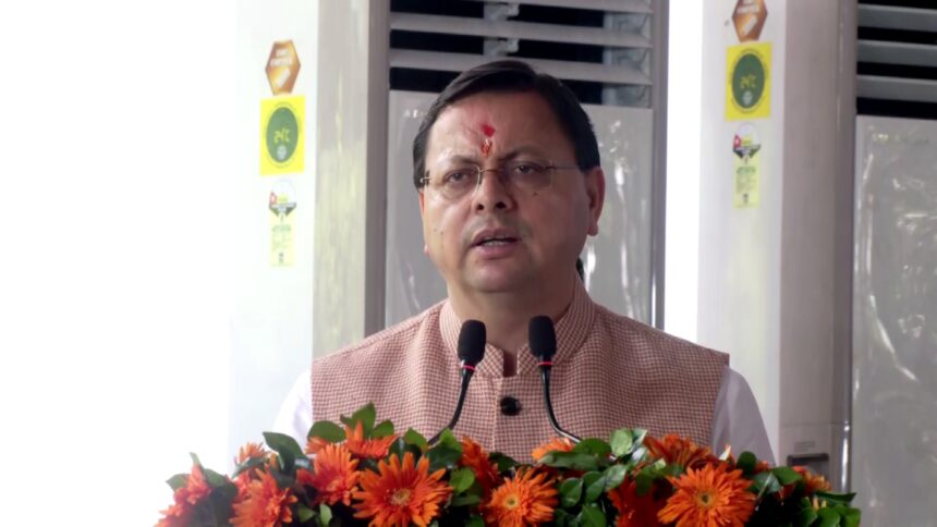 "उत्तराखंड के मुख्यमंत्री पुष्कर सिंह धामी मालसी चिड़ियाघर में वन्यजीव सप्ताह कार्यक्रम में भाषण देते हुए"