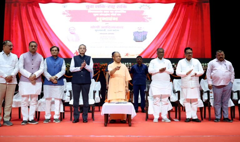 Distribution of sports kits to youth and women groups in Lucknow by public representatives