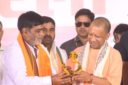 Yogi Adityanath’s massive rally in Danapur highlights development and heritage in Bihar. Watch full report!