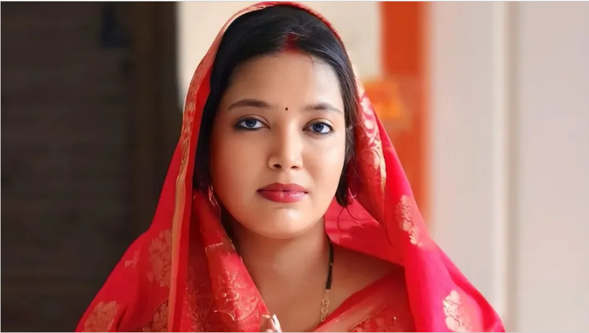 भोजपुरी स्टारडम से राजनीति की राह