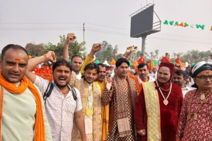 Sanatan Hindu Ekta Padayatra: Dhirendra Shastri leading the march from Delhi to Vrindavan with massive crowd support