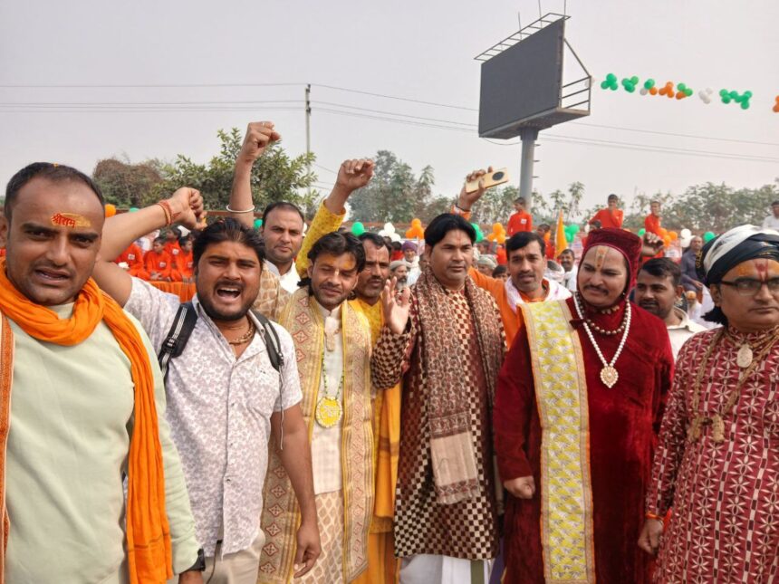 Sanatan Hindu Ekta Padayatra: Dhirendra Shastri leading the march from Delhi to Vrindavan with massive crowd support