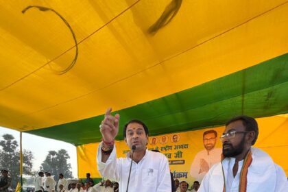 Tej Pratap Yadav addressing a public rally in Sirdaula, Bihar, saying ‘If Dharma survives, politics will survive — I hold the key to Bihar’s next government.