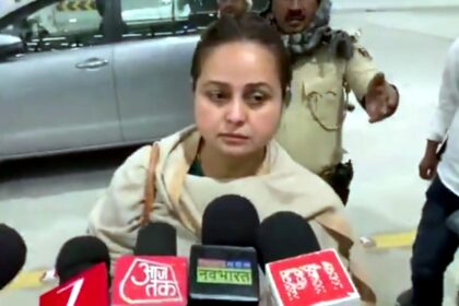 रोहिणी आचार्य का ताज़ा बयान: बिहार चुनाव के बाद लालू यादव की बेटी का भावुक पोस्ट और परिवार पर लगाए गंभीर आरोप।