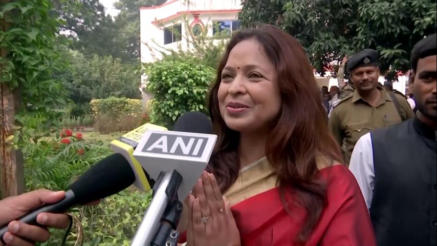 JDU leader Shalini Mishra speaking after her victory, reacting to Lalu family feud in Bihar
