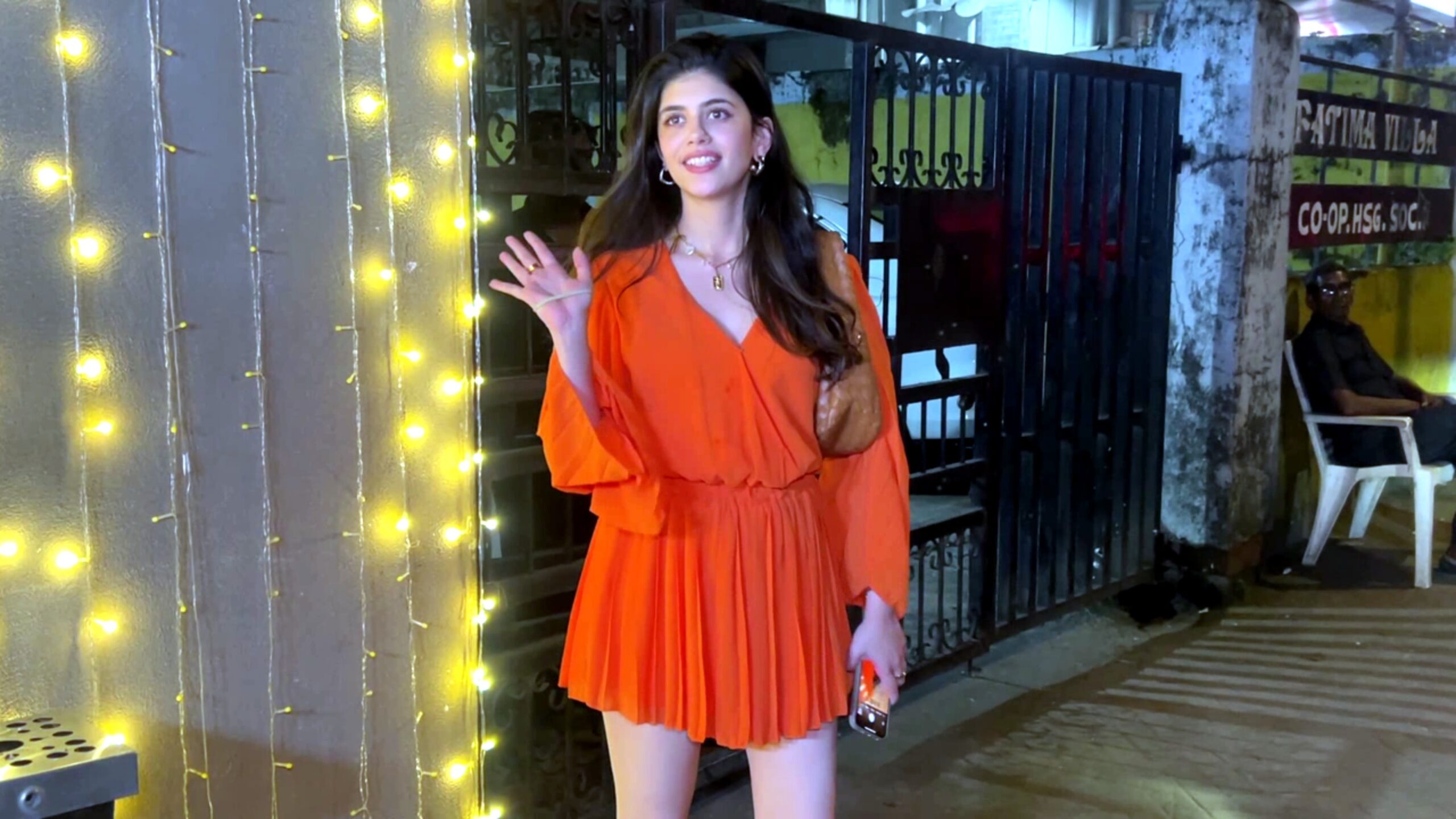 संजना सांघी का मुंबई में स्टाइलिश अपीयरेंस, कैजुअल लेकिन ग्लैमरस लुक में दिखीं