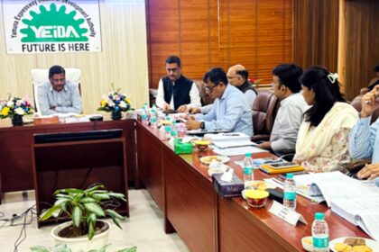 Officials during Yamuna Authority’s 87th Board Meeting discussing development projects, Jewar Airport connectivity, and housing plans in Greater Noida.