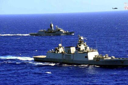 INS Sahyadri and HMAS Ballarat conducting joint naval drills during AUSINDEX 2025 in the Northern Pacific