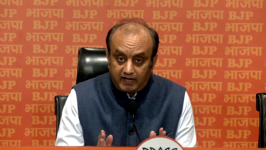 Sudhanshu Trivedi addressing media on Mamata Banerjee