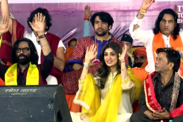 Dhirendra Krishna Shastri leading Sanatan Hindu Ekta Padyatra in Chhata Mathura with devotees, saints Devaki Nandan Thakur, Chinmayanand Bapu, and Bollywood actors Shilpa Shetty and Rajpal Yadav