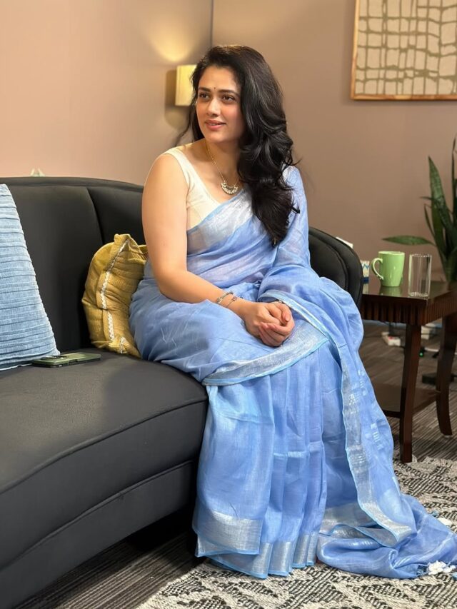 नीली साड़ी में छाईं मराठी एक्ट्रेस, इंटरव्यू क्लिप हुआ वायरल