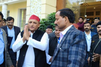 Akhilesh Yadav addressing media in Saharanpur, criticizing BJP’s emotional politics