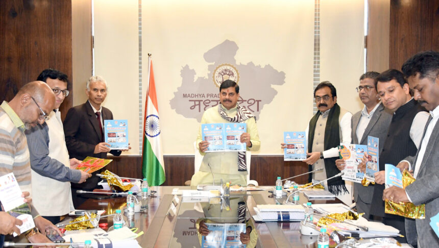 CM Mohan Yadav releasing ‘Lok Nirman se Lok Kalyan’ newsletter and Lokpath Information Brochure at Mantralaya Bhopal