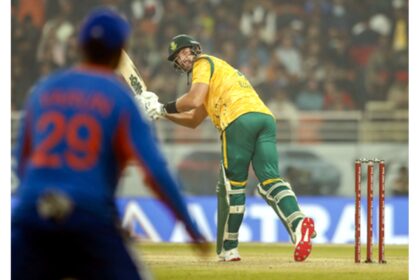 **ALT TEXT:** Aiden Markram praising Indian bowlers after match for disciplined bowling performance