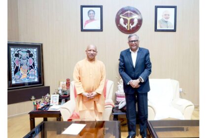 उत्तर प्रदेश के मुख्यमंत्री योगी आदित्यनाथ से लखनऊ में टाटा संस के चेयरमैन एन. चंद्रशेखरन की मुलाकात, प्रदेश में निवेश और औद्योगिक विकास पर चर्चा