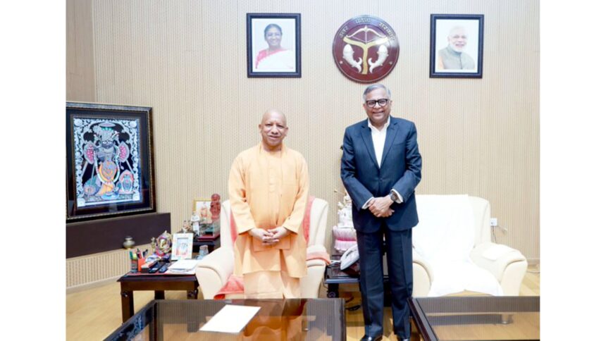 उत्तर प्रदेश के मुख्यमंत्री योगी आदित्यनाथ से लखनऊ में टाटा संस के चेयरमैन एन. चंद्रशेखरन की मुलाकात, प्रदेश में निवेश और औद्योगिक विकास पर चर्चा