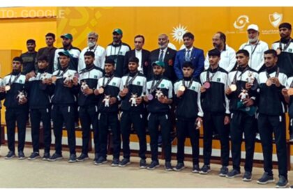 **ALT TEXT:** भारत की ओर से खेलता पाकिस्तानी कबड्डी खिलाड़ी, PKF बैठक के बाद उठा विवाद