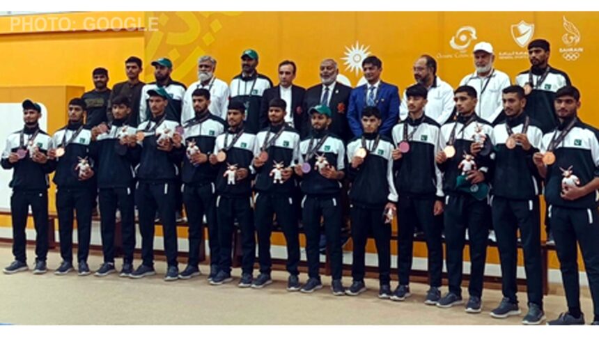 **ALT TEXT:** भारत की ओर से खेलता पाकिस्तानी कबड्डी खिलाड़ी, PKF बैठक के बाद उठा विवाद