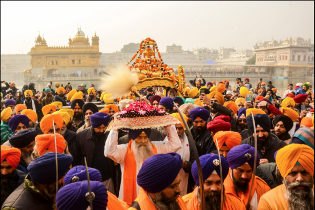 Guru Gobind Singh Jayanti public holiday announced in Lucknow with government offices and schools closed on December 27, 2025