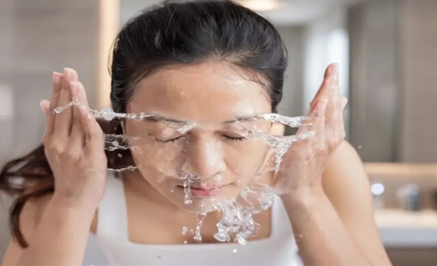 Hot or Cold Water for Face in Winter