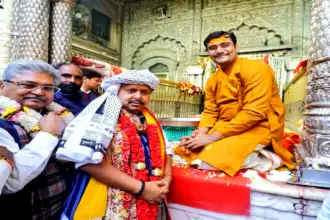 BJP leader Nitin Nabin offering prayers at Shri Banke Bihari Temple in Vrindavan.