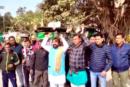 Protest in Meerut over alleged illegal mazars, investigation and legal action demanded.