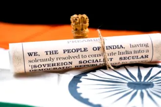 UGC new rules protest UGC नए नियम विरोध और अफसरों के इस्तीफे से जुड़ी खबर का प्रतीकात्मक दृश्य