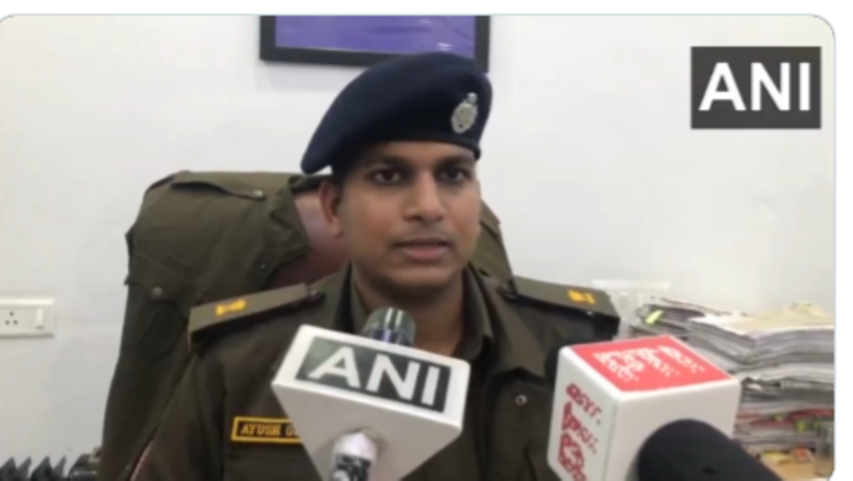 Jabalpur shop dispute scene as police control crowd and arrest accused after abuse and threat incident