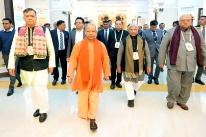 संविधान दिवस पर यूपी ने अधिकारों के साथ कर्तव्यों को किया केंद्र में