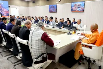 CM Yogi News: Lucknow में SLBC बैठक के दौरान उत्तर प्रदेश के मुख्यमंत्री योगी आदित्यनाथ