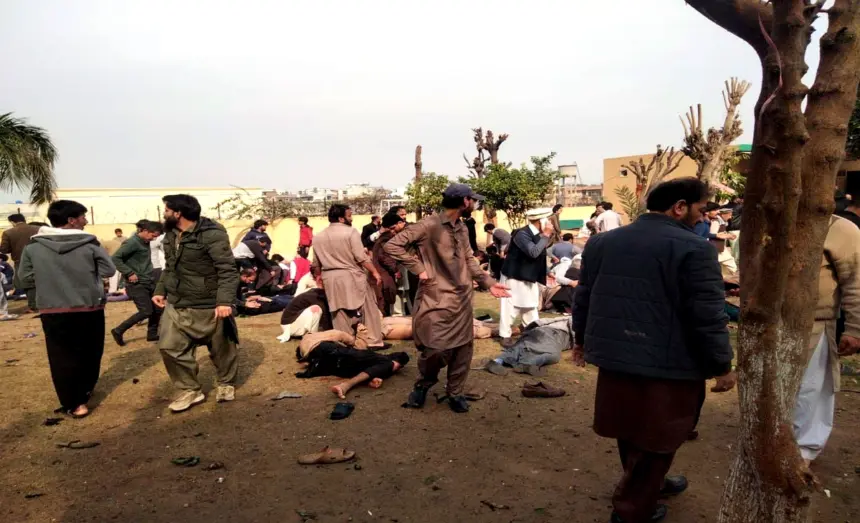 Islamabad blast Update: Islamabad में शिया धार्मिक स्थल पर विस्फोट के बाद सुरक्षा बल और एंबुलेंस