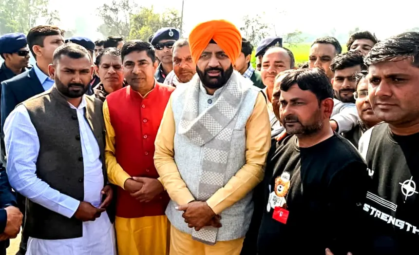 Kaithal Khanpur village public nayab singh saini: कैथल के खानपुर गांव में ग्रामीणों से संवाद करते नेता