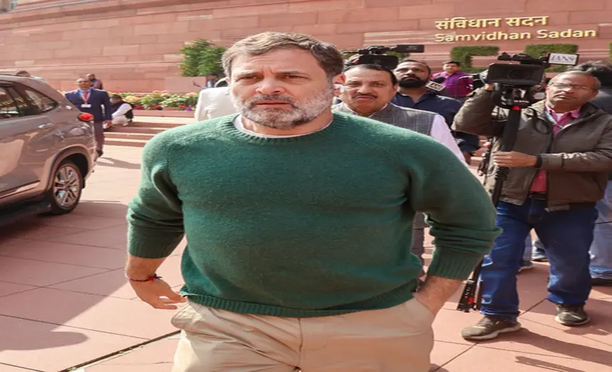 Lok Sabha Rahul Gandhi Naravane book controversy: Lok Sabha में Rahul Gandhi द्वारा General MM Naravane की पुस्तक पर बयान देते हुए दृश्य