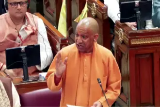 Yogi Adityanath Assembly Speech: योगी आदित्यनाथ उत्तर प्रदेश विधानसभा में भाषण देते हुए